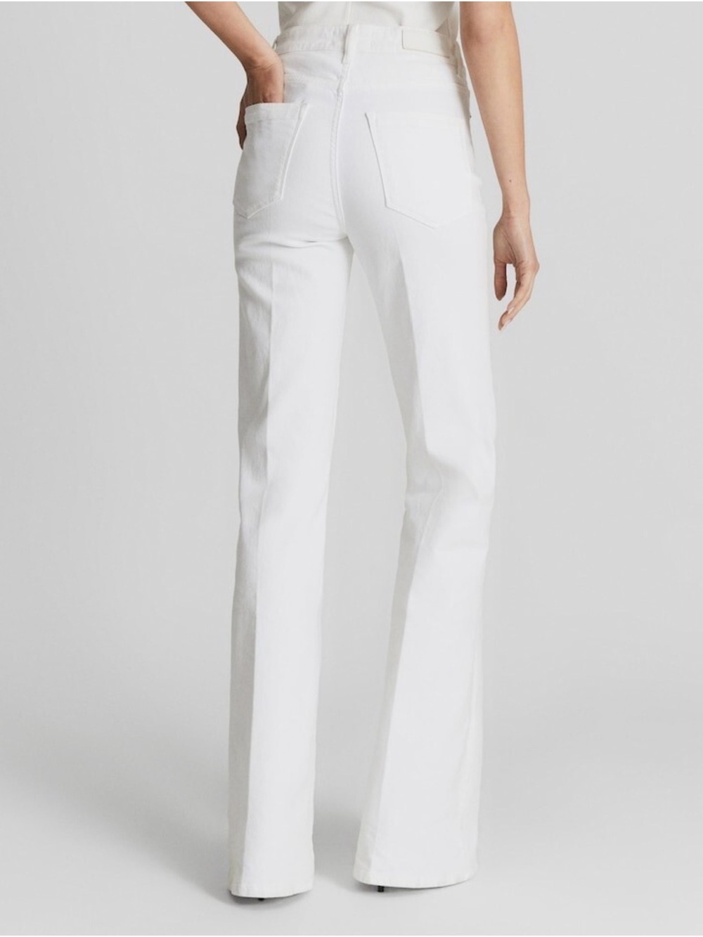 🆕Reiss -  High-Rise Flare Jeans - Picture 3 of 15